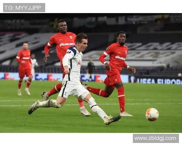 阿青年与拉努斯的激烈对决揭示了足球战术的博弈与球队精神的较量